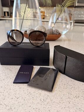 Prada Tortoiseshell Round Sunglasses - Brown Lenses